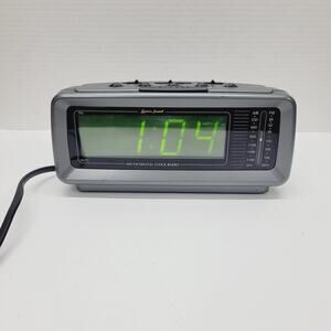 Lenox Sound CR-776 AM/FM Digital Clock Radio with LCD Display and Alarm